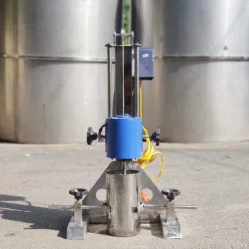 may-khuay-thi-nghiem